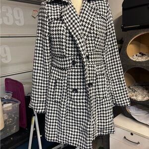 Elegant Houndstooth Trench Coat